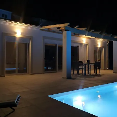 Villa Sunset Sea View 6 *