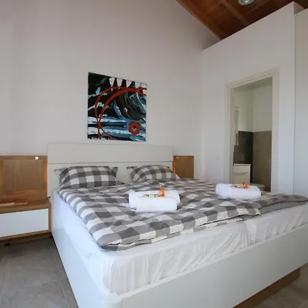 Sunset Sea View 6 فيلة *