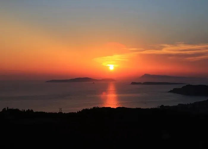 Sunset Sea View 6 *