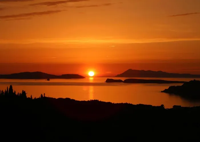 Sunset Sea View 6 *